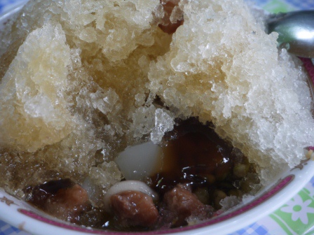 1402387545-3027802763 嘉義-正老牌北興榕樹下綜合冰&黃家涼麵