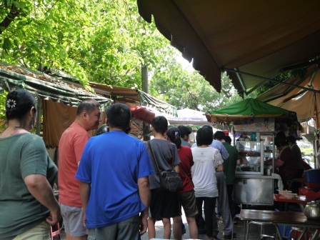 1402387547-2499970683 嘉義-正老牌北興榕樹下綜合冰&黃家涼麵