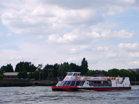 1403324554-1951386138 London-Thames River Bust泰晤士河巴士 換個角度看倫敦