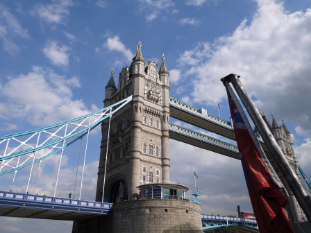 1403324555-4289627303 London-Thames River Bust泰晤士河巴士 換個角度看倫敦