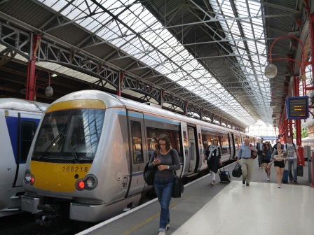 1403654769-2976954847 London-倫敦也有outlet 來Bicester Village血拚吧!