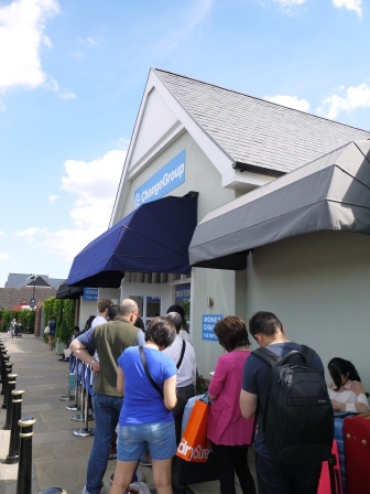 1403659102-3452159951 London-倫敦也有outlet 來Bicester Village血拚吧!