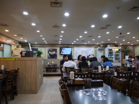 1406644820-211587878 Seoul- 내림손 삼계탕一隻雞 份量好大但好好吃阿!