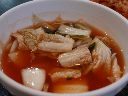 1406644822-3777228566 Seoul- 내림손 삼계탕一隻雞 份量好大但好好吃阿!