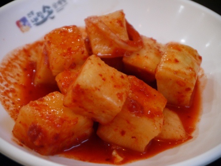 1406644823-2123245218 Seoul- 내림손 삼계탕一隻雞 份量好大但好好吃阿!