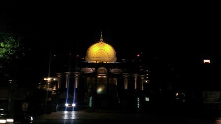 1411479927-1179149993 Tsukiji-築地串じげ備長炭火燒 噱頭十足的鮪中落ち 超大鮪魚一條直接上桌