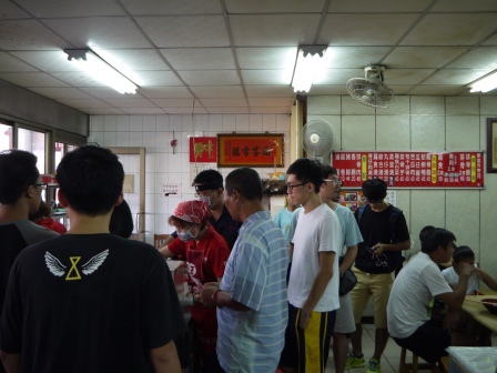 1411904252-2352759631 彰化-黑肉麵排骨飯 排骨軟嫩好吃