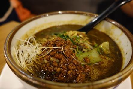 1412768837-484813885 竹北-四川辣麵 湯頭濃郁好吃的混合版拉麵