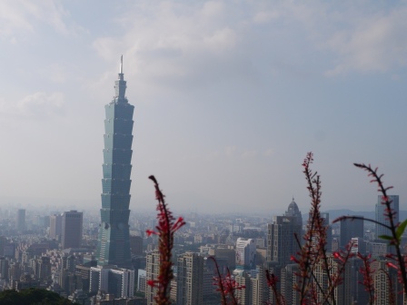 1413642522-3863194525 信義-象山步道 運動兼賞101