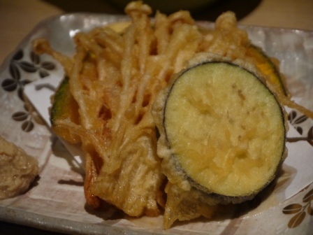 1413901438-493717326 Fukuoka-黑輪郷土料理 すぎのこ 水炊鍋就是火鍋不是嗎?