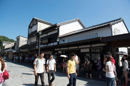 1414942327-475127372 Dazaifu-太宰府星巴克 也太美了吧!