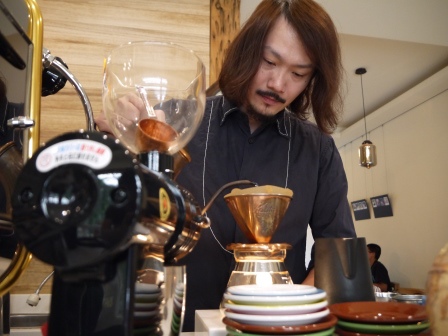 1416840682-2957722267 嘉義-33+Vespa 咖啡名店33+V咖啡達人超人煮給你喝