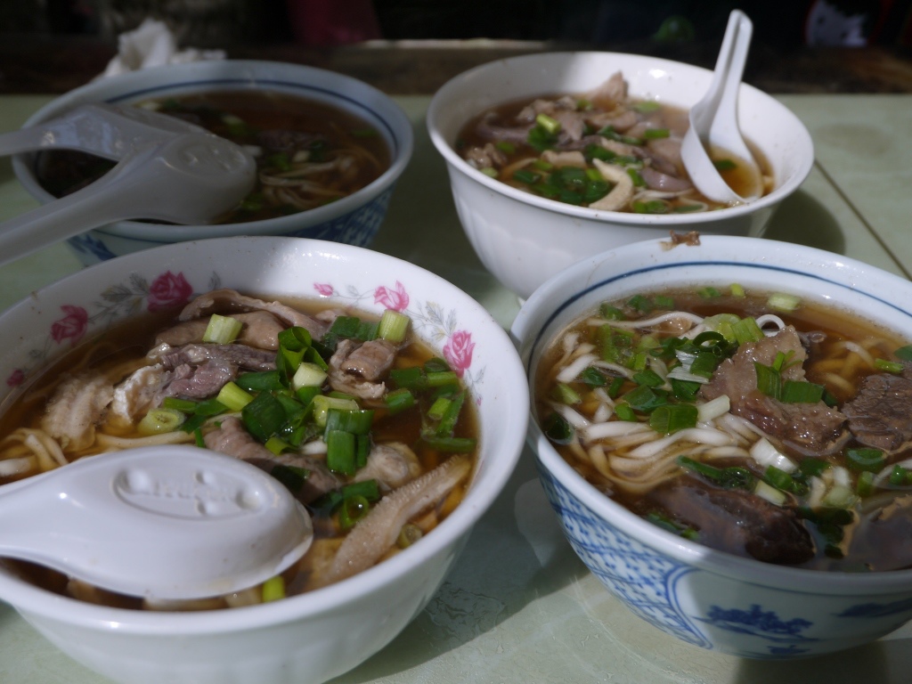 1418026722-570775203 龍潭-龍潭牛肉麵 土黃牛肉