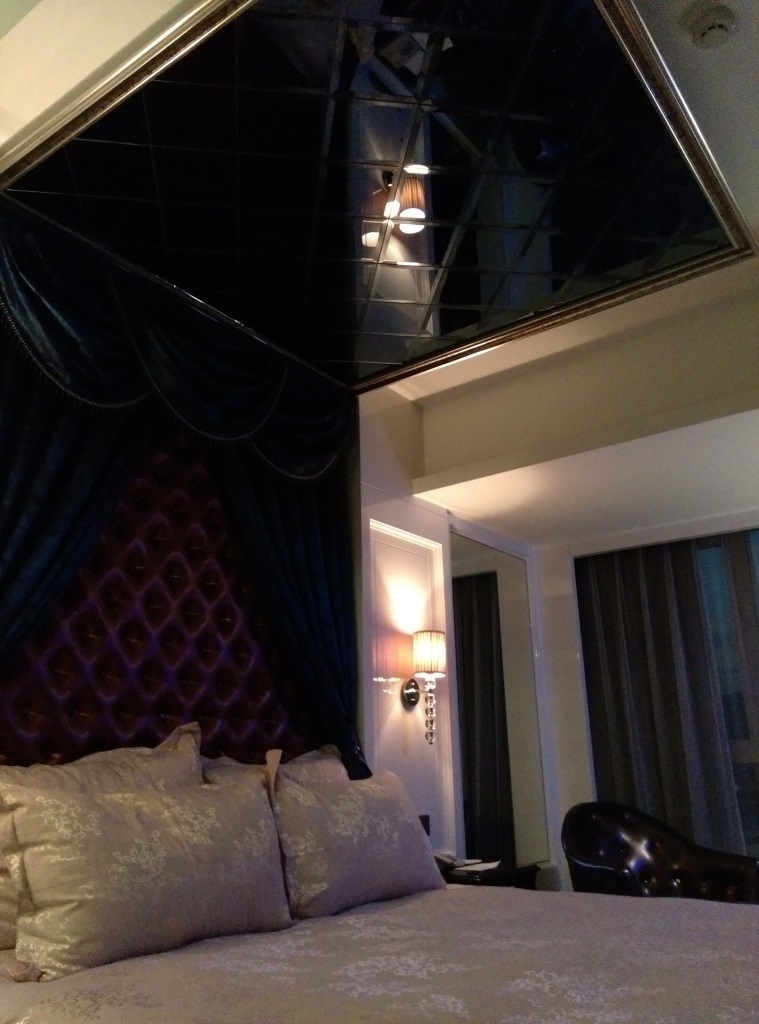 1420642217-2790847287 Hangzhou-五洋假日 西湖邊土豪開的酒店