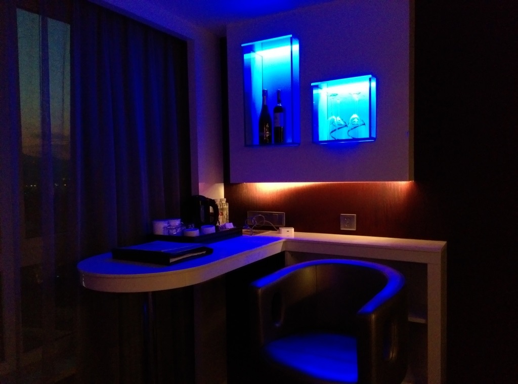 1420642233-211914827 Hangzhou-五洋假日 西湖邊土豪開的酒店