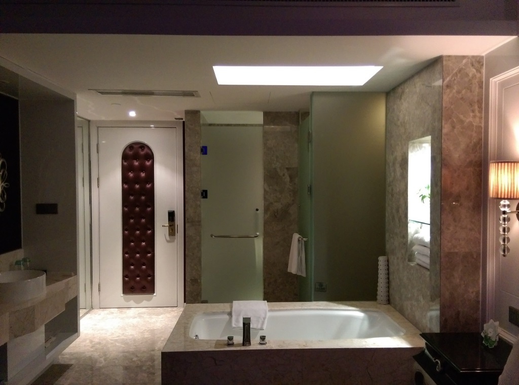 1420642237-1603395090 Hangzhou-五洋假日 西湖邊土豪開的酒店