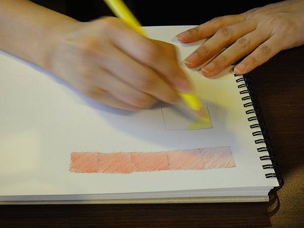 》學生色鉛色階混色練習(1)