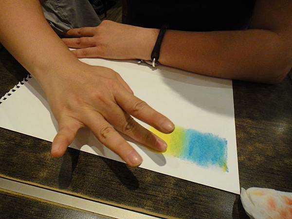 》學生粉彩上色練習(1)