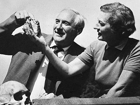 Mary Leakey 瑪麗·李奇100歲誕辰 - 2013年2月6日 Google Doodle Mary Leakey 瑪麗·李奇100歲誕辰 - 2013年2月6日 Google Doodle