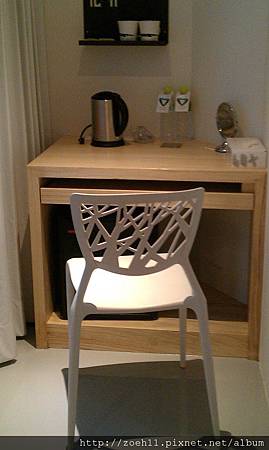 艾卡旅店白色椅子 艾卡旅店白色椅子