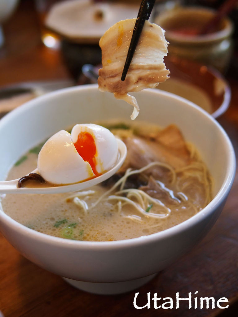 1012-046.jpg 1012-046.jpg