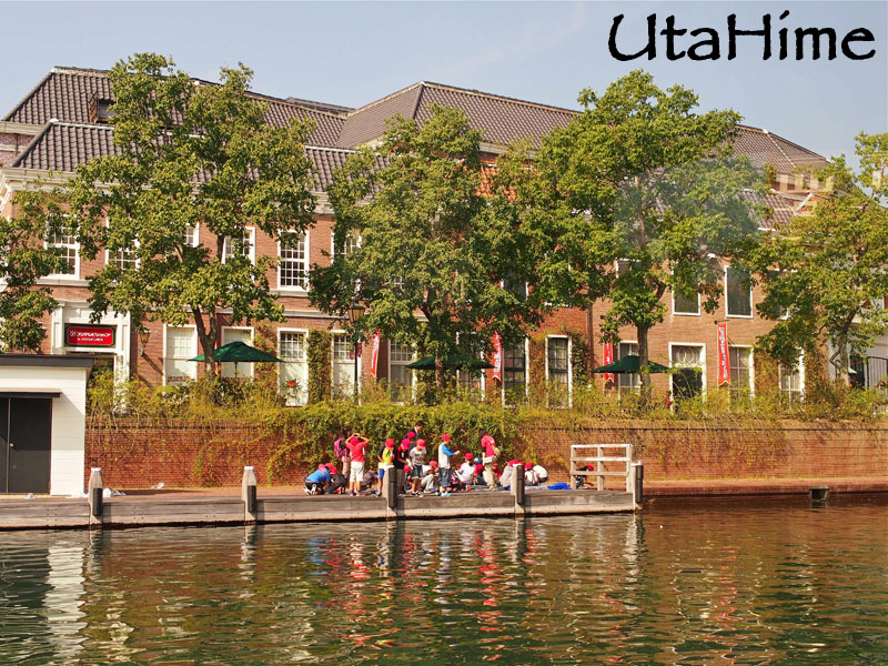 1013-074.jpg 1013-074.jpg