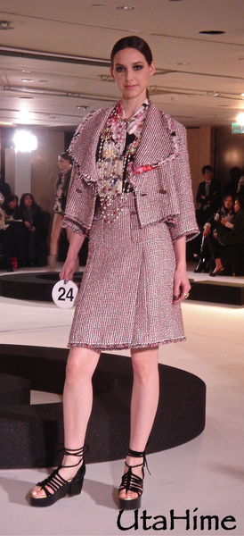 Chanel2011SS43.jpg Chanel2011SS43.jpg