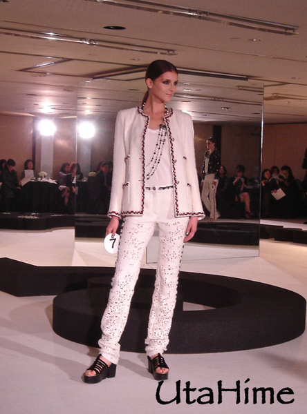 Chanel2011SS18.jpg Chanel2011SS18.jpg