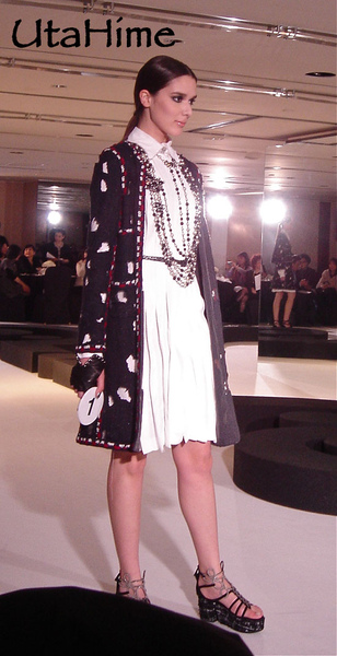 Chanel2011SS10.jpg Chanel2011SS10.jpg