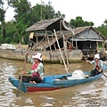 ANGKOR 水上人家-划船者 .jpg