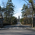 從遠處看Duke U Chapel