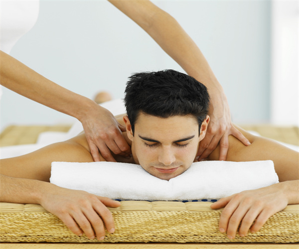 長住飯店也能天天放鬆｜專屬按摩師定時上門 × 每日房內精油按