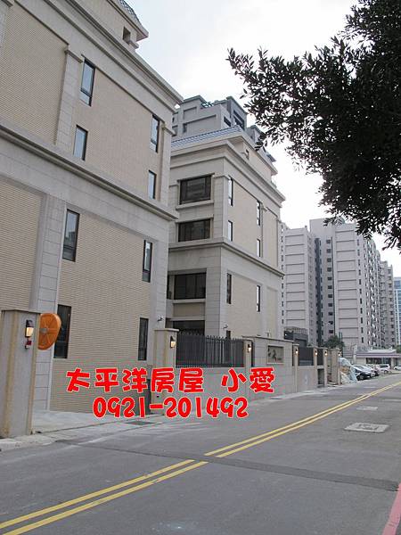 高鐵【品藏】全新大面寬電梯別墅~售2980萬 高鐵【品藏】全新大面寬電梯別墅~售2980萬