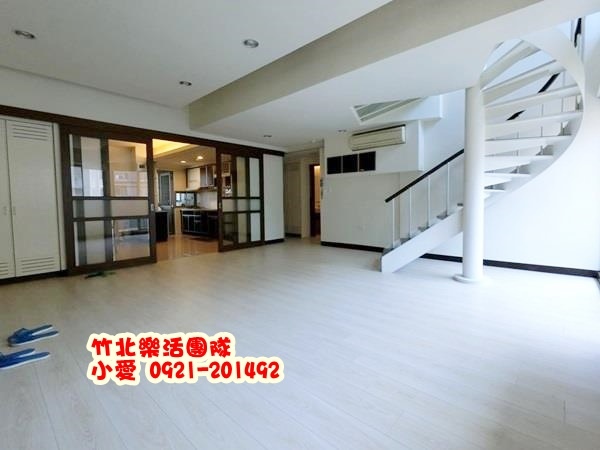 十興國小-閱讀台大樓中樓雙車大戶~才1488萬~竹北買屋賣屋請指名台慶不動產洪愛筑(小愛)0921-201492 十興國小-閱讀台大樓中樓雙車大戶~才1488萬~竹北買屋賣屋請指名台慶不動產洪愛筑(小愛)0921-201492