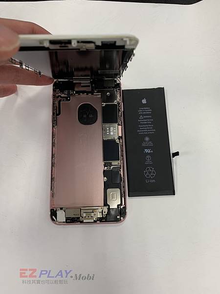 IPHONE-6S手機維修_面板更換_電池更換03