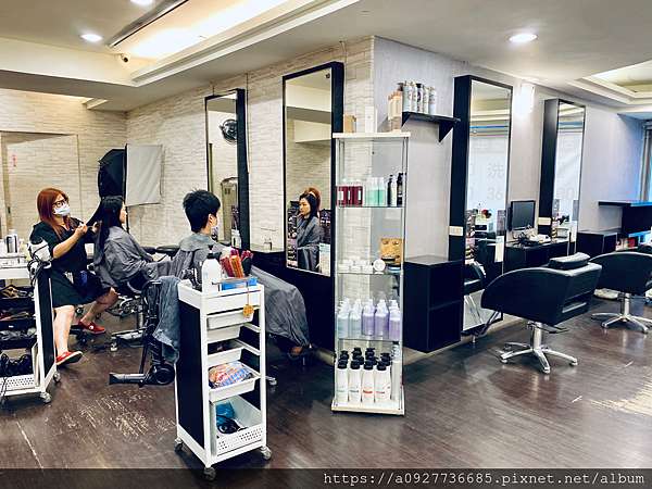 板橋府中染髮推薦 新北捷運府中站剪染燙髮推薦 Wor Hair府中 店 全面優惠連鎖髮廊推薦 小資女孩的愛店知名景點週邊有超多美食可享用染髮 護髮 剪髮 燙髮 頭皮護理 板橋府中染髮推薦 新北捷運府中站剪染燙髮推薦 Wor Hair府中 店 全面優惠連鎖髮廊推薦 小資女孩的愛店知名景點週邊有超多美食可享用染髮 護髮 剪髮 燙髮 頭皮護理