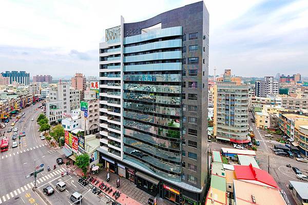 賀成交 愛上巨蛋 文藻鼎中 高樓採光3房b1平車雙衛開窗 永慶不動產 許霈茹0927 783073 永慶不動產高雄市政總裁加盟店 許霈茹 大高雄買賣屋 房地產資訊