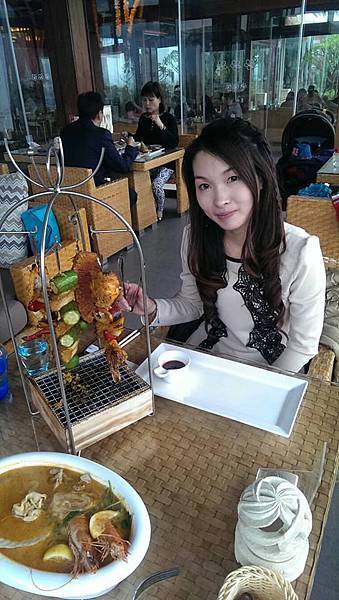 558048_690928104258849_1595573039_n