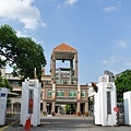 1200px-Shuang_Shih_junior_high_school.jpg