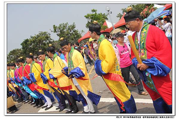 2013世界媽祖會北港 -台中港區賜福 繞境(42).JPG