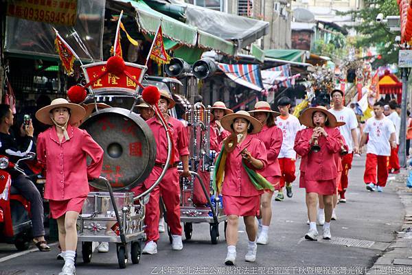 台北法主公廟慶祝臺灣光復七十週年遶境大典 (108).jpg