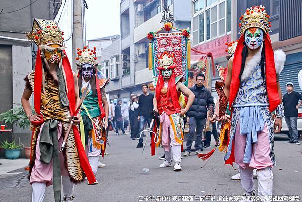 乙未年 新竹中寮郭蕭潘 三府王爺 前往南寮塹港富美宮 謁祖回駕遶境 (75).jpg