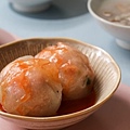6新竹湖濱館與在地肉圓名店「玉龍肉圓」合作，於館內供應，皮薄Q彈、內餡豐富，是新竹在地老饕必吃的店內熱銷產品。