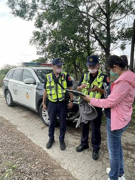 4農業局會同警方合力拆除非法架設鳥網_0.jpg