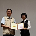 法鼓山慈基會會長柯瑤碧與臺南市社會局局長盧禹璁.JPG