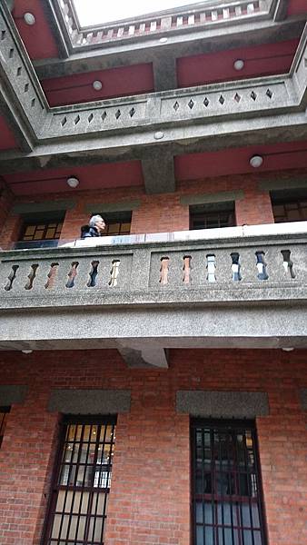 DSC_0050.JPG DSC_0050.JPG