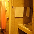 房間廁所--所有衛浴用品都是台灣製的