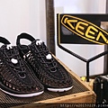 2. KEEN UNEEK 陳列區_1.jpg