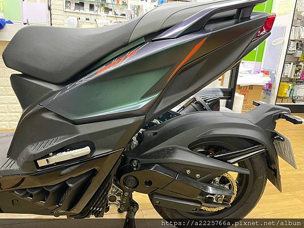 台南速克達包膜 Kymco  KRV MOTO  | 犀牛皮