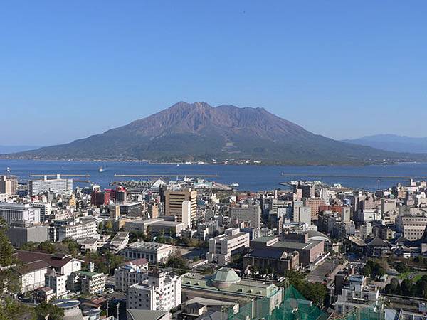 Kagoshima_and_Sakurajima.jpg